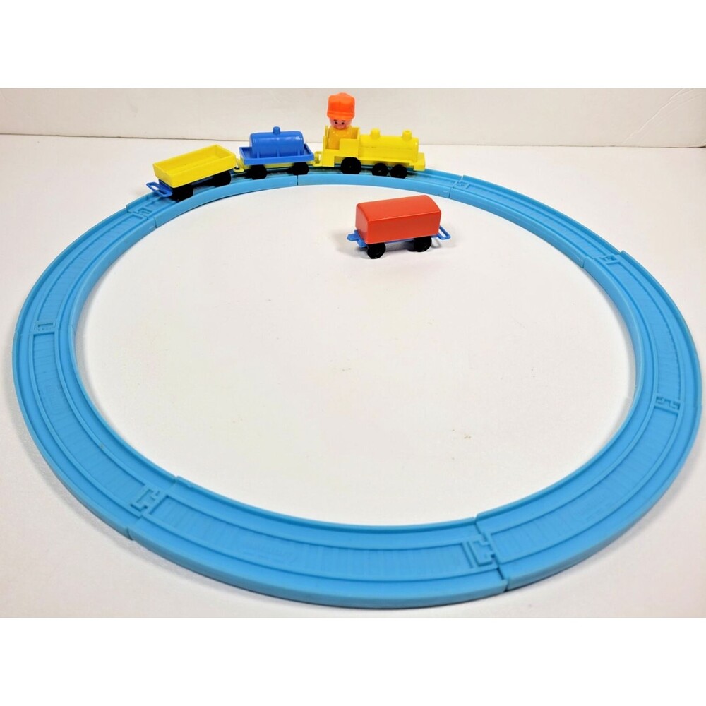 Gutesiegel Herbort Train Cars and track Made In Germany MCM Toys Vintage